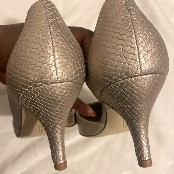 HOBBS LONDON DORSEY HEELS - Picture 6 of 8